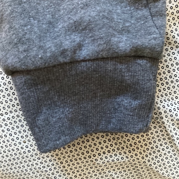 grey sweats/activewear - Picture 2 of 2